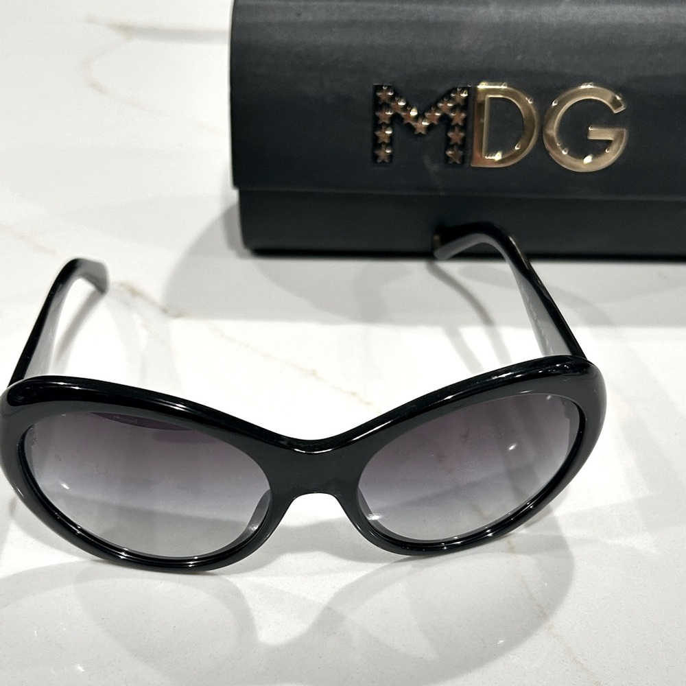 DOLCE AND GABBANA MADONNA BLACK CLASSIC SUNGLASSES WITH CASE